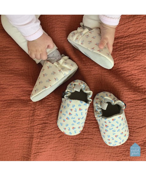 MY FIRST SLIPPERS LES BATEAUX - 3-6 months