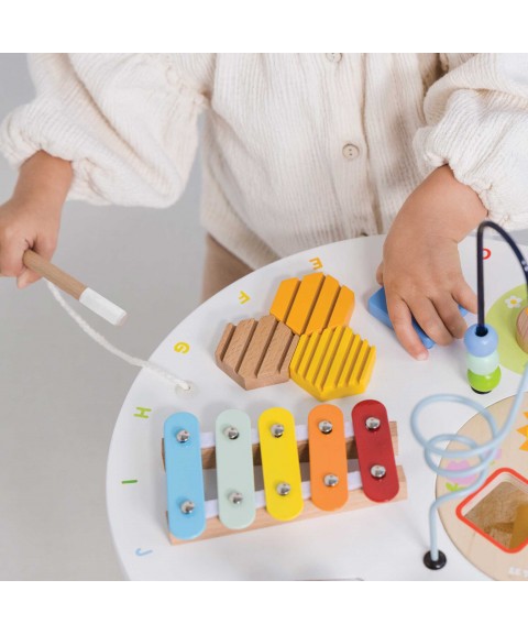 SENSORY ACTIVITY TABLE