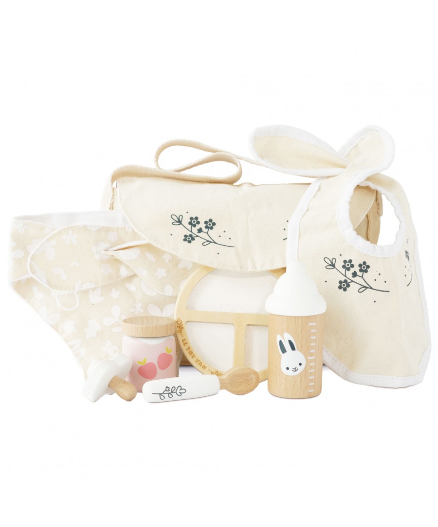 DOLLS NURSING KIT AND BAG - 8 PIECE