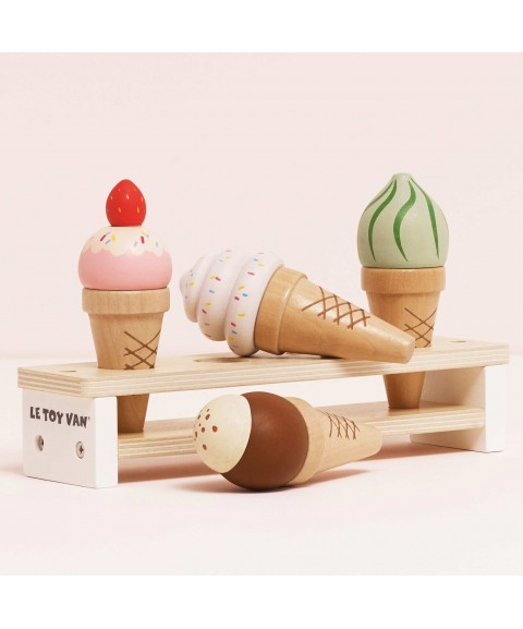 WOODEN ICE CREAM CONE SET