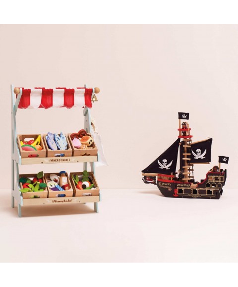 WOODEN MARKET STALL AND PLAY FRUIT CRATE