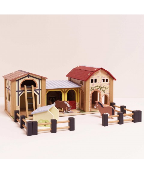 WOODEN FARMYARD STABLES