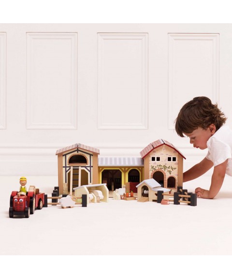 WOODEN FARMYARD STABLES