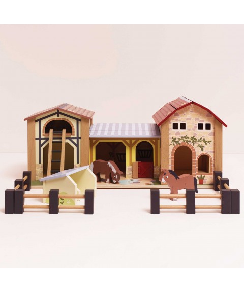 WOODEN FARMYARD STABLES
