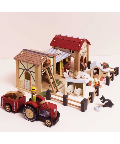 WOODEN FARMYARD STABLES