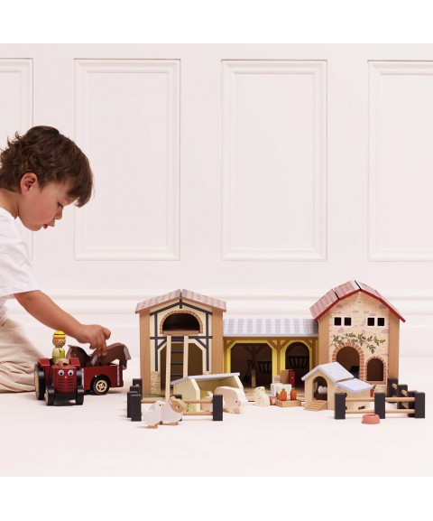 WOODEN FARMYARD STABLES
