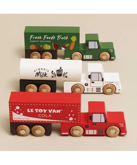 WOODEN TRAILOR TRUCK SET