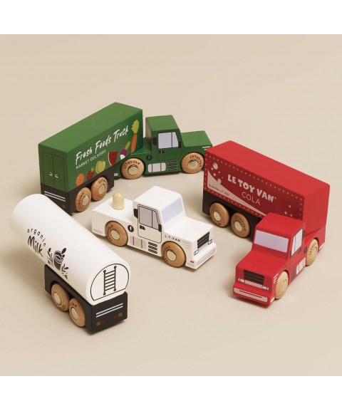 WOODEN TRAILOR TRUCK SET