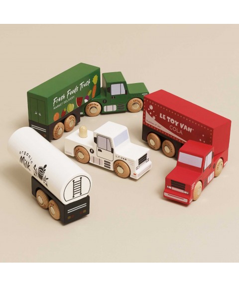 WOODEN TRAILOR TRUCK SET