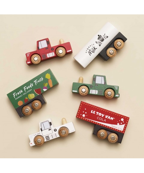 WOODEN TRAILOR TRUCK SET