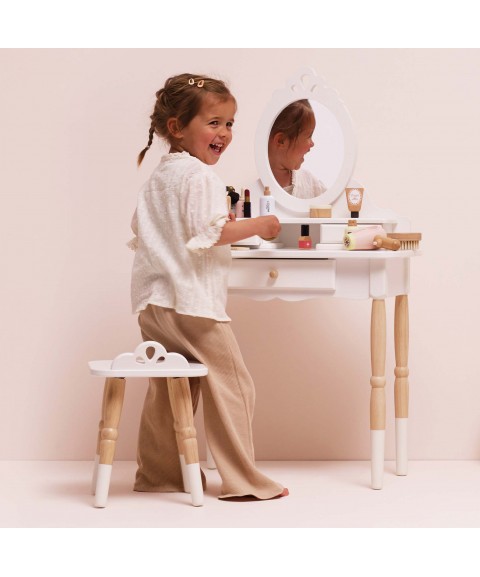 DRESSSING UP VANITY TABLE & STALL