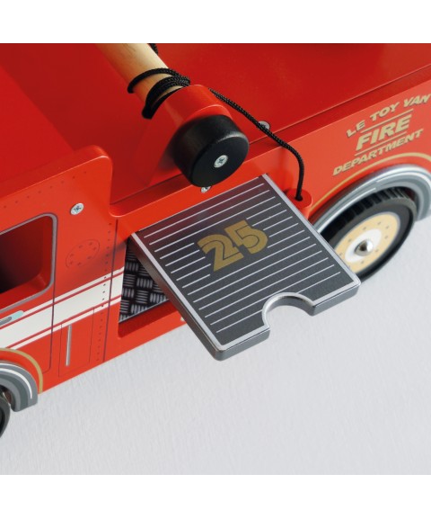 CAMION DE POMPIERS AVEC POMPIERS